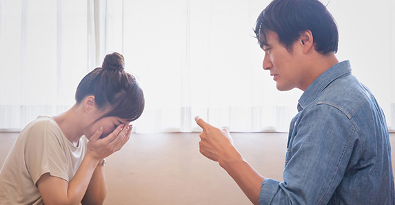 夫のモラハラによる心身の限界 離婚を切り出すと夫がますます攻撃的になりそうでこわい